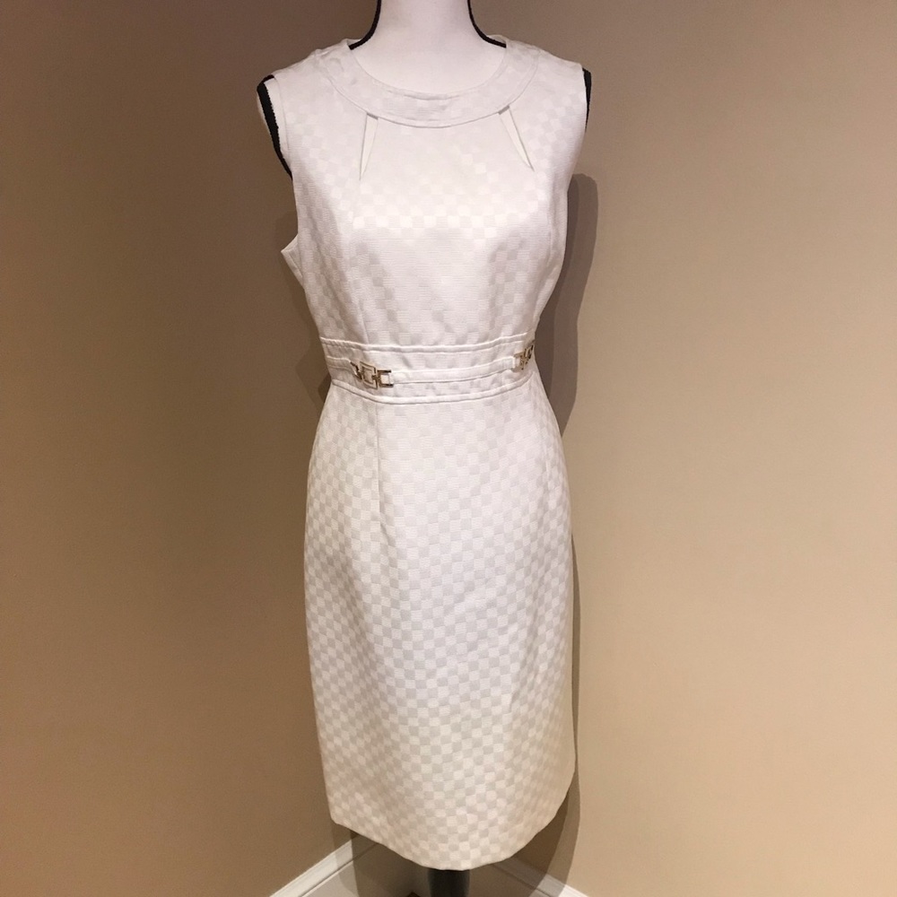 Chelsea Rose Sleeveless Sheath Dress